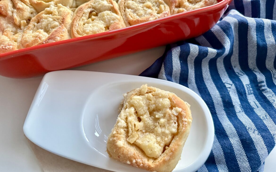 Apfel Zimtschnecken mit Streusel 7 1170x730 - Apfel-Zimtschnecken mit Streusel – ein unwiderstehlicher Genuss