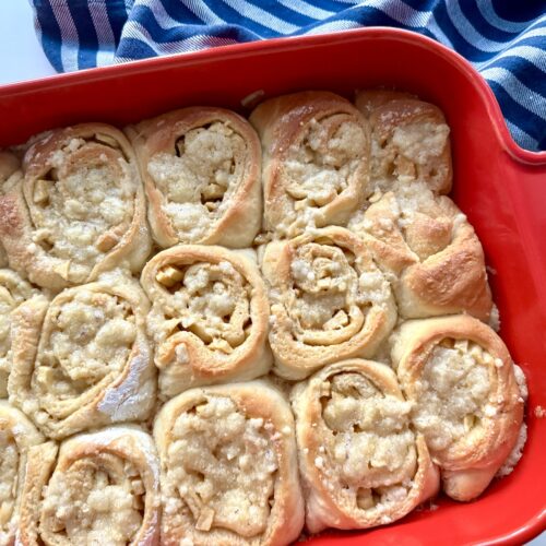Apfel Zimtschnecken mit Streusel 6 500x500 - Apfel-Zimtschnecken mit Streusel – ein unwiderstehlicher Genuss