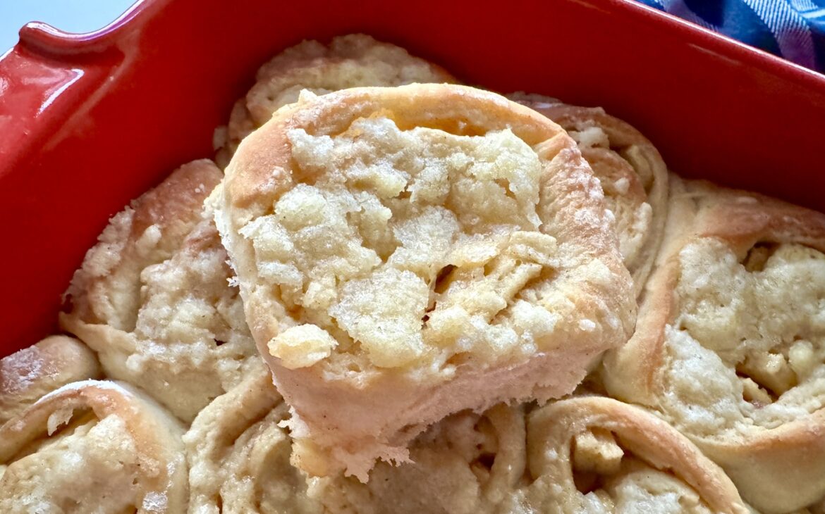Apfel Zimtschnecken mit Streusel 1 1170x730 - Apfel-Zimtschnecken mit Streusel – ein unwiderstehlicher Genuss