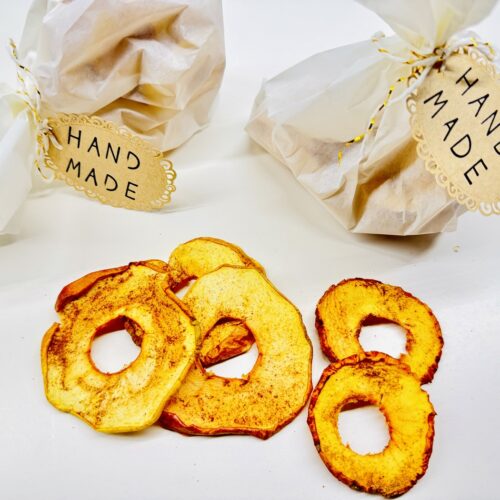 Apfelchips mit Zimt 6 500x500 - Apfelchips mit Zimt & weihnachtlichen Gewürzen: Last-Minute Geschenk aus der Küche