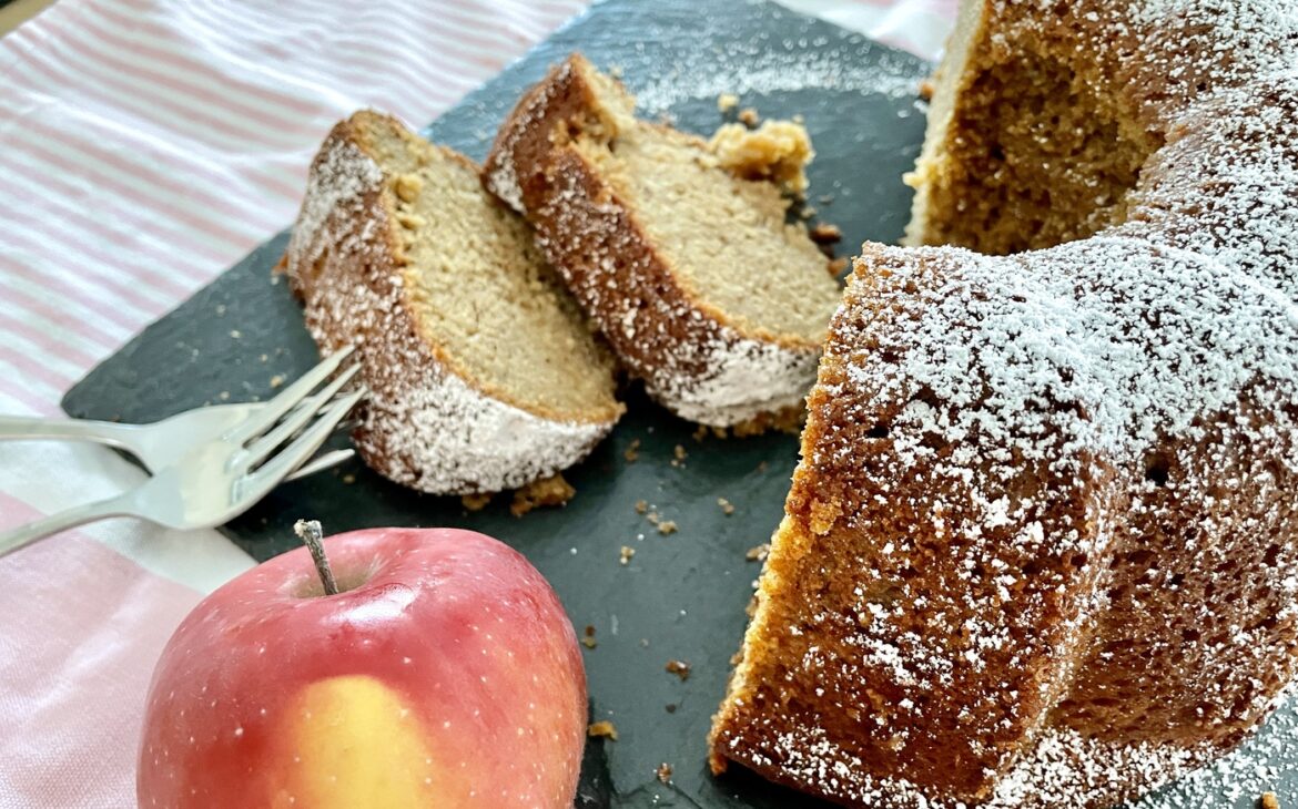 Apfelmus-Joghurt-Gugelhupf Gugelhupf mit Joghurt und Apfelmus 3 1170x730 - Apfelmus-Joghurt-Gugelhupf