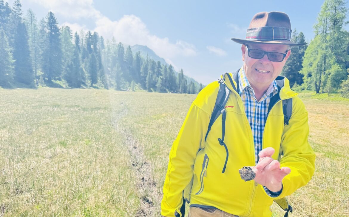 Barfuß durch das Hochmoor – Familienabenteuer mit dem Butler auf der Turracher Höhe Barfusswanderung Hochmoor Butler Programm Turracher Hoehe Kaernten 8 1170x730 - Barfuß durch das Hochmoor – Familienabenteuer mit dem Butler auf der Turracher Höhe