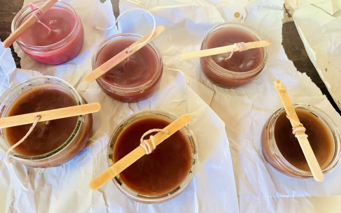 Bastelidee Kindergeburtstag Kerze basteln mit Kindern 4 1170x730 - Bastelidee Kindergeburtstag: Kerzen basteln