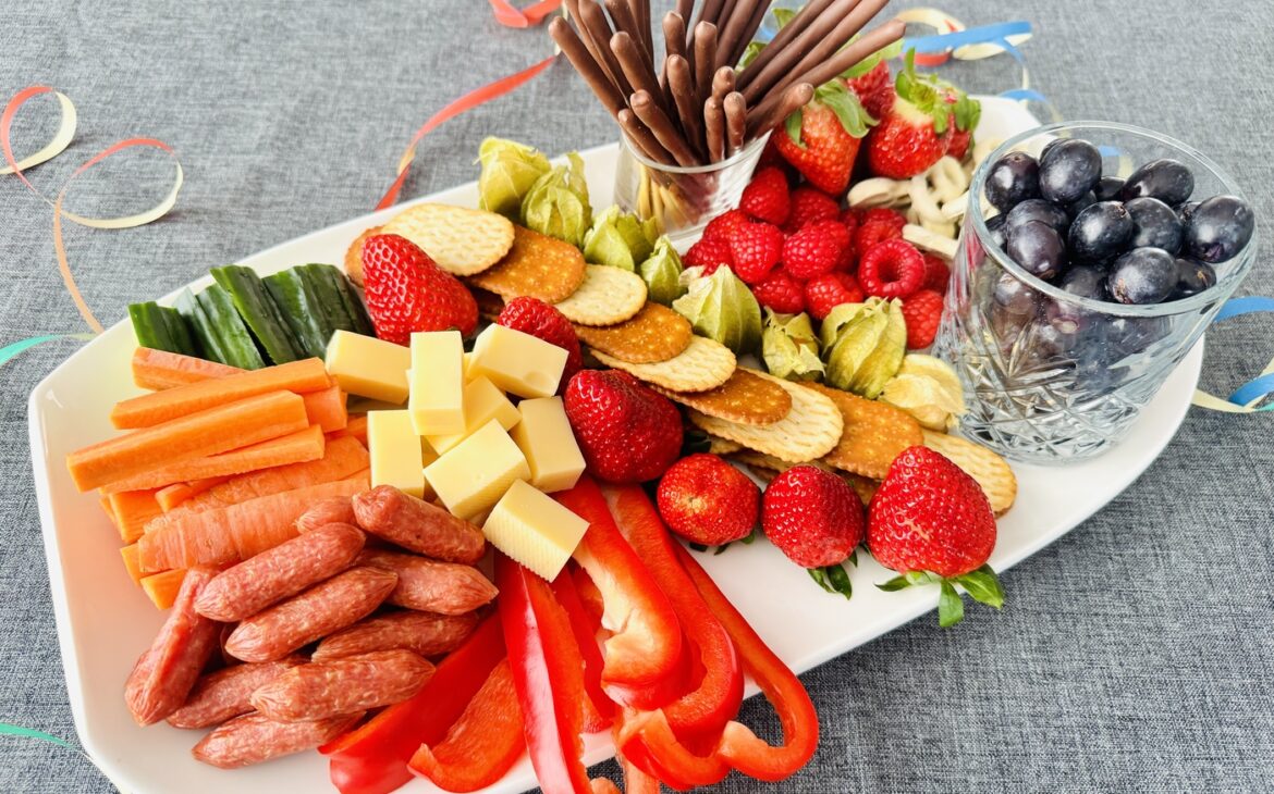 Bunte Snackplatte Kinder 1 1170x730 - Bunte Snackplatte für Kinder