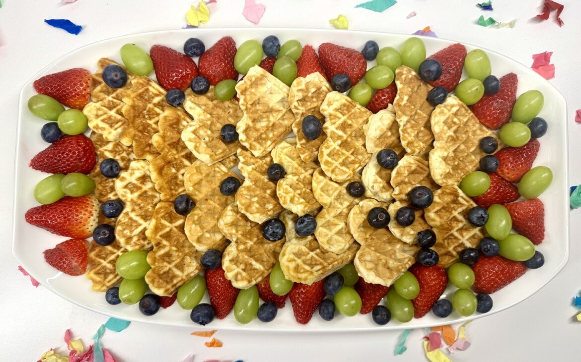 Bunte Waffelplatte mit Obst Fingerfood Kinder 3 1170x730 - Bunte Waffelplatte mit Obst – Das perfekte Fingerfood für Kinder