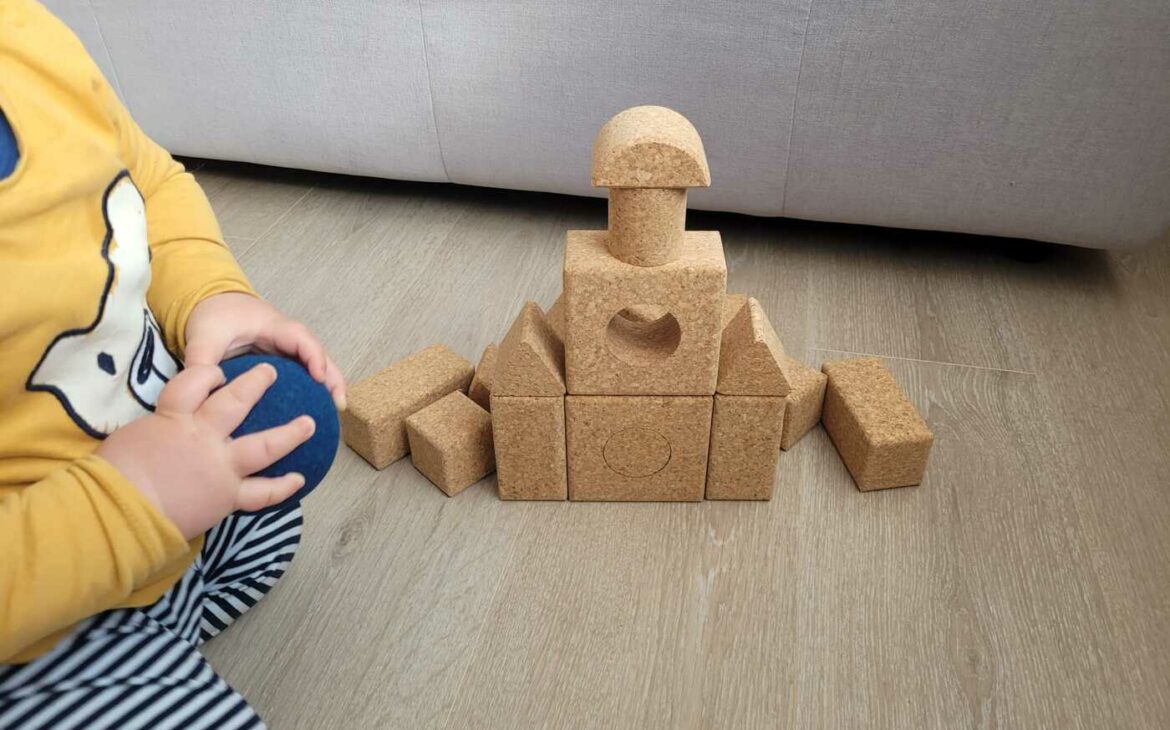 Der wichtigste Baustein der Kindheit: Das freie Spiel Korkie Kork Spielzeug 1 1170x730 - Der wichtigste Baustein der Kindheit: Das freie Spiel