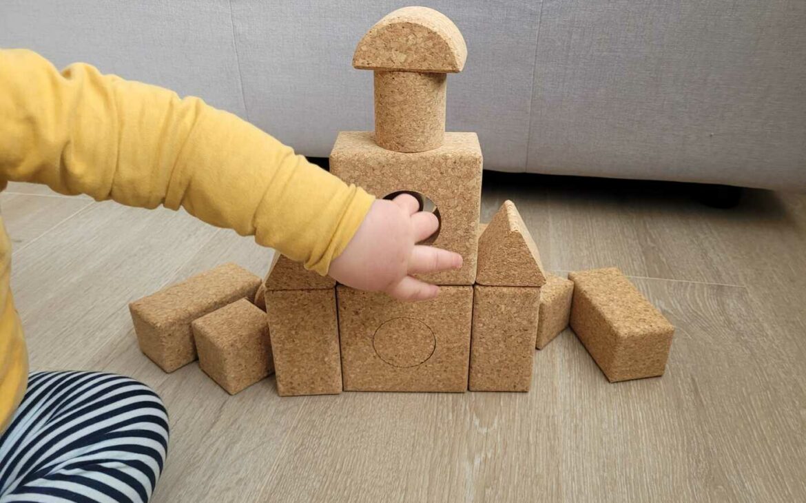 Der wichtigste Baustein der Kindheit: Das freie Spiel Korkie Kork Spielzeug 3 1170x730 - Der wichtigste Baustein der Kindheit: Das freie Spiel
