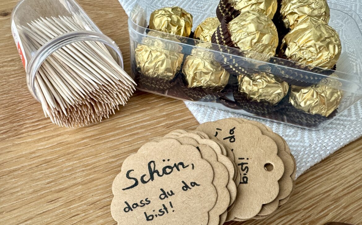 Gastgeschenk Schoen dass du da bist 2 1170x730 - Gastgeschenk - Schön, dass du da bist