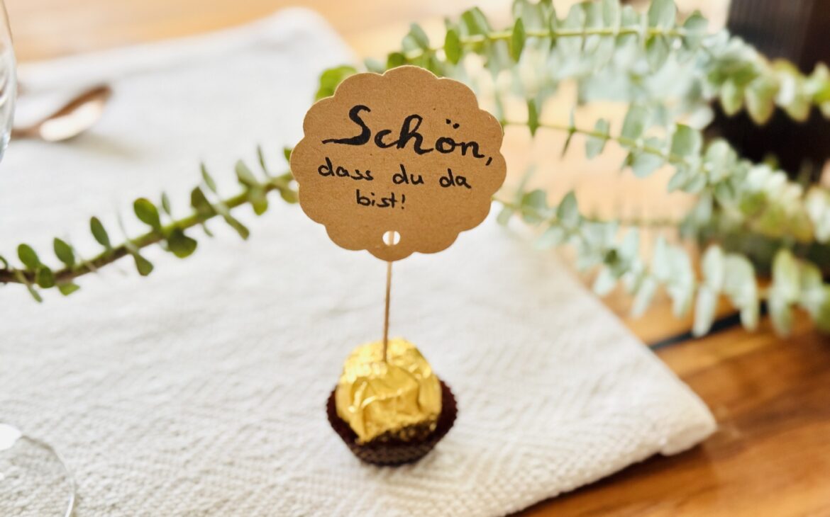 Gastgeschenk Schoen dass du da bist 4 1170x730 - Gastgeschenk - Schön, dass du da bist