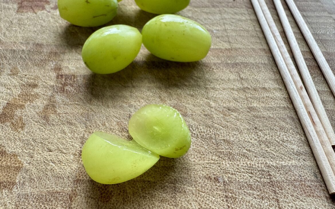 Obstspiesse Herz 5 1170x730 - Herzige Obstspieße mit Trauben