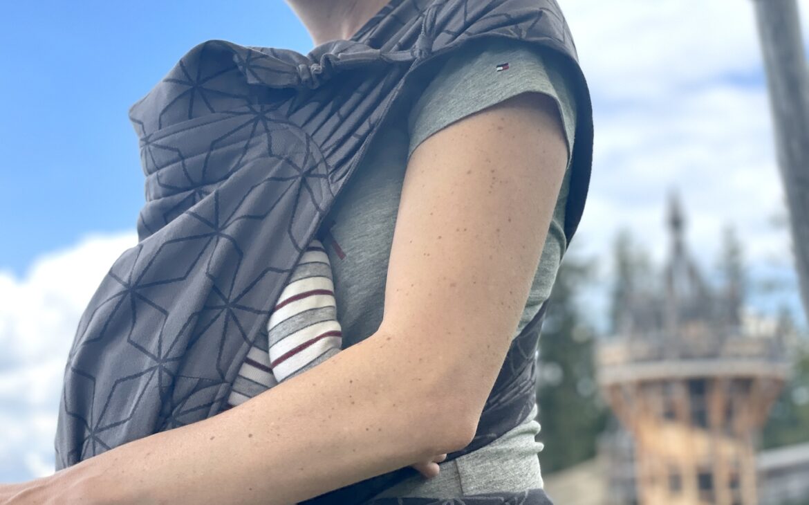 Hoppediz Babytrage Hop Tye Advanced 1 1170x730 - Kauf einer Babytrage - Auf das ist zu achten