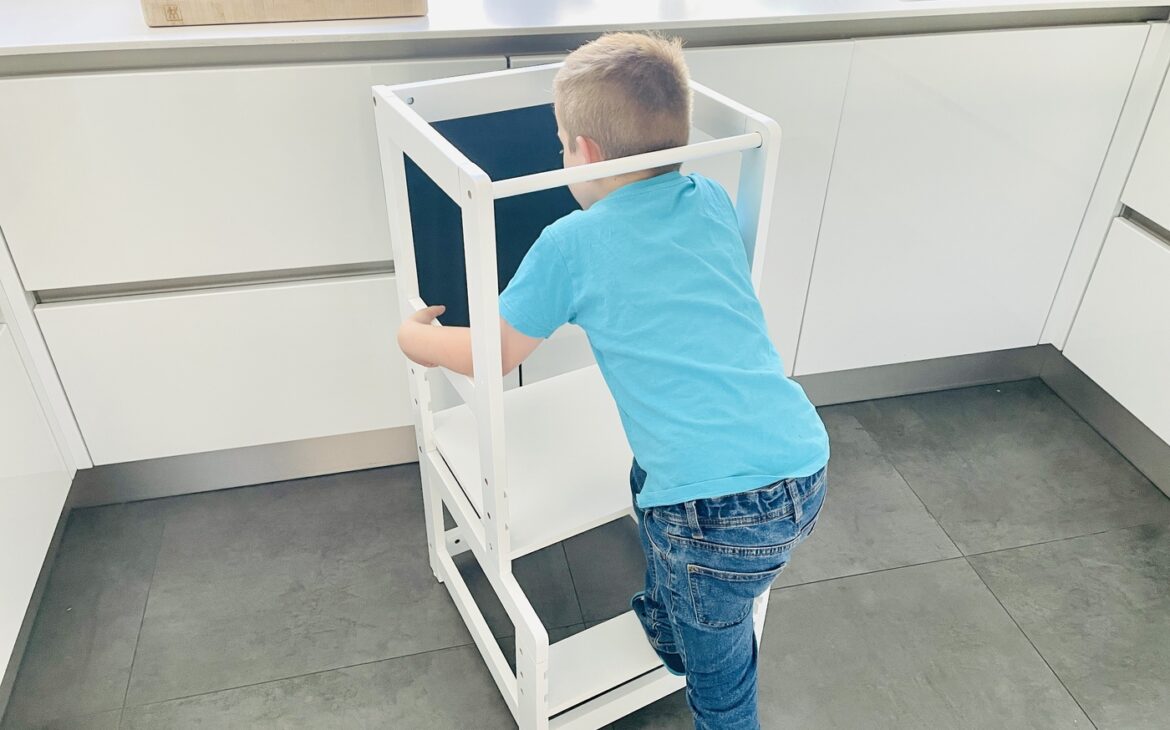 Lohnt sich ein Lernturm für Kinder? Lernturm Kinder 4 1170x730 - Lohnt sich ein Lernturm für Kinder?