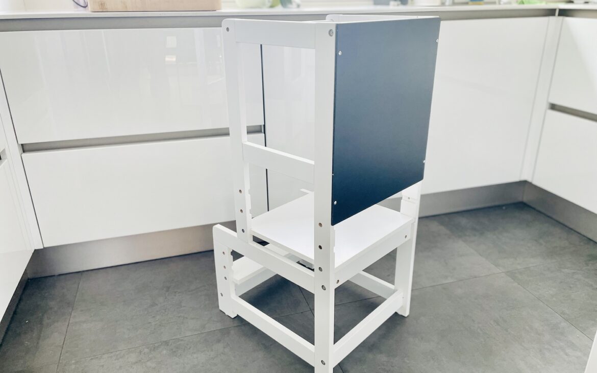 Lohnt sich ein Lernturm für Kinder? Lernturm Kinder 2 1170x730 - Lohnt sich ein Lernturm für Kinder?