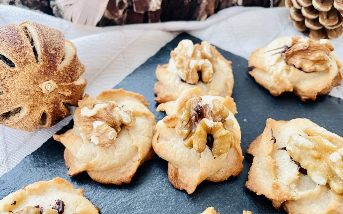 Marzipan Plaetzchen mit Walnuss 5 1170x730 - Marzipan-Plätzchen mit Walnuss