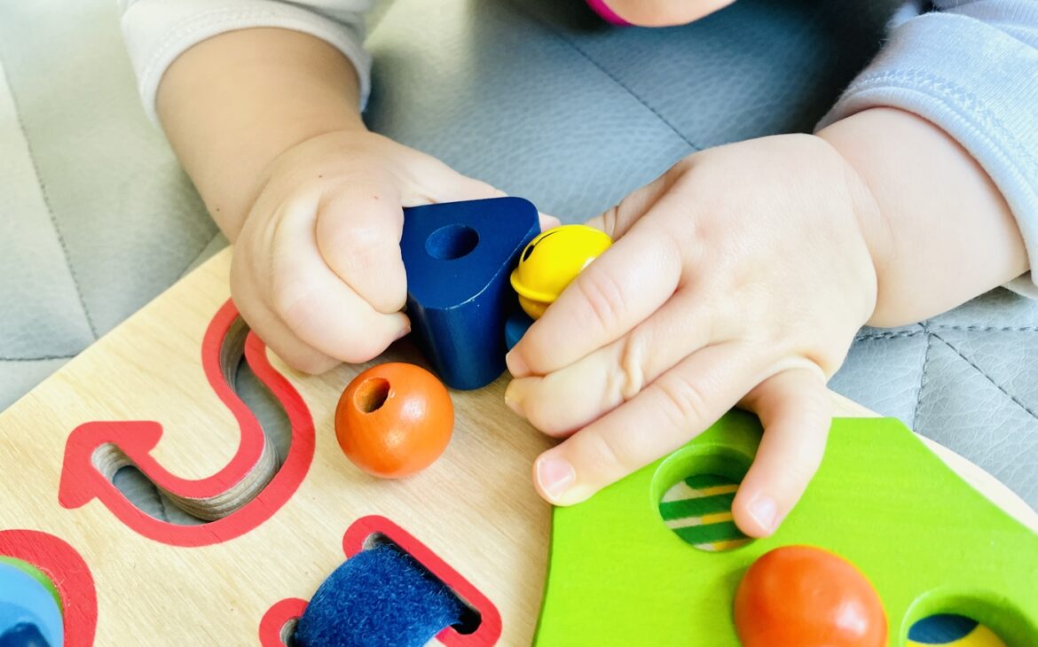 Motorikspielzeug für Babys fördert die Entwicklung Motorikspielzeug Baby 1 1170x730 - Motorikspielzeug für Babys fördert die Entwicklung