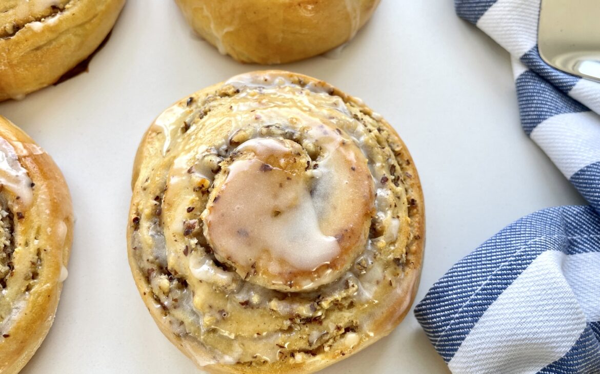 nussschnecken backen 5 1170x730 - Nussschnecken besser als vom Bäcker