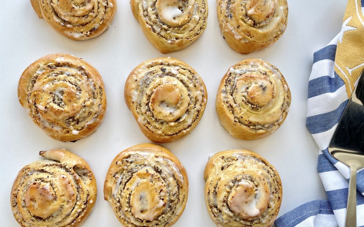 nussschnecken backen 3 1170x730 - Nussschnecken besser als vom Bäcker
