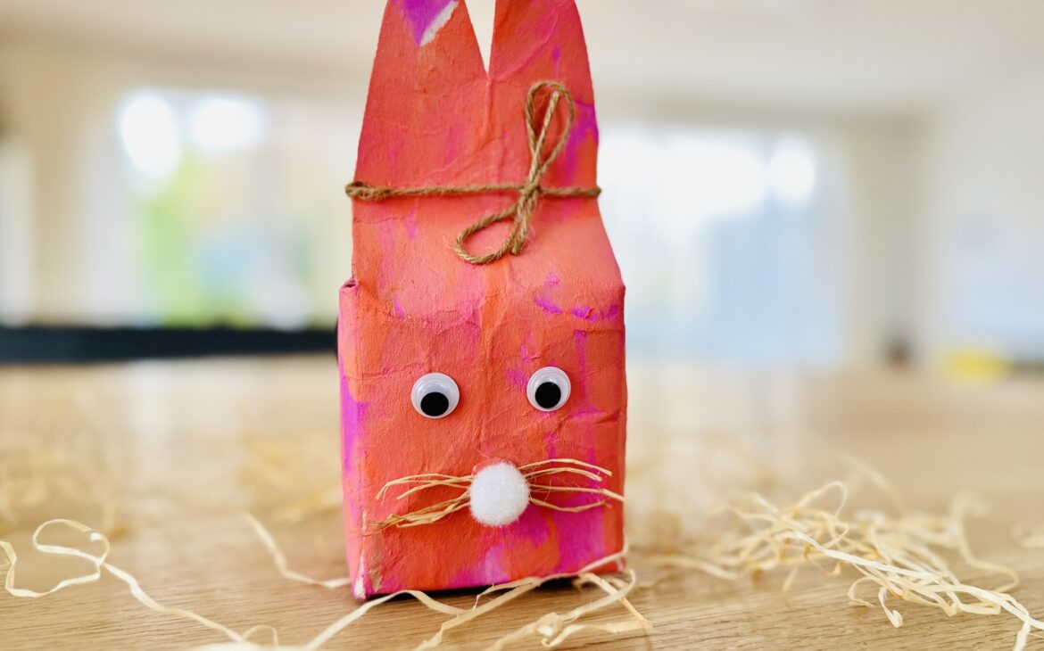 Tetrapak Osterhasten basteln mit Kindern Ostern 10 1170x730 - Osterhasen aus Tetrapak: Bastelidee für Ostern mit Kindern