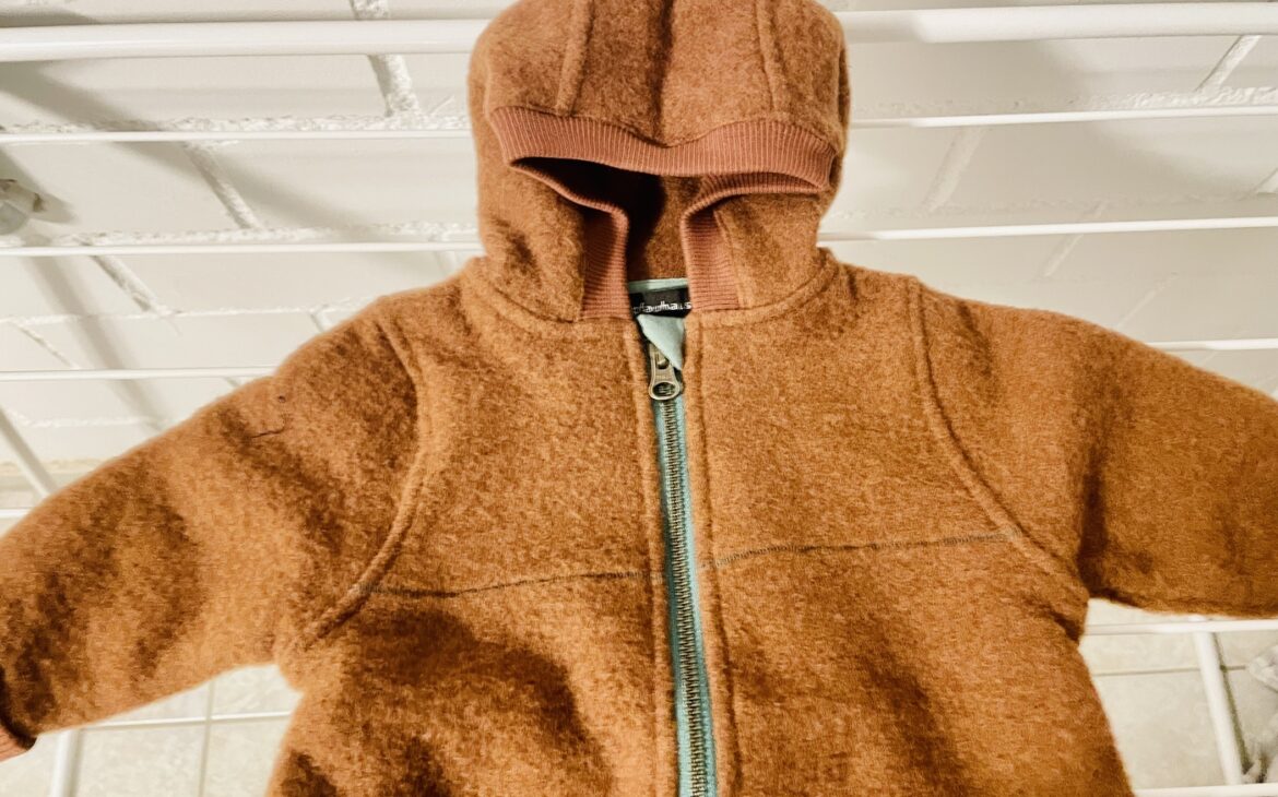 Pflege von Wollkleidung für Kinder Pflege Wollkleiderung Kind 3 1170x730 - Pflege von Wollkleidung für Kinder