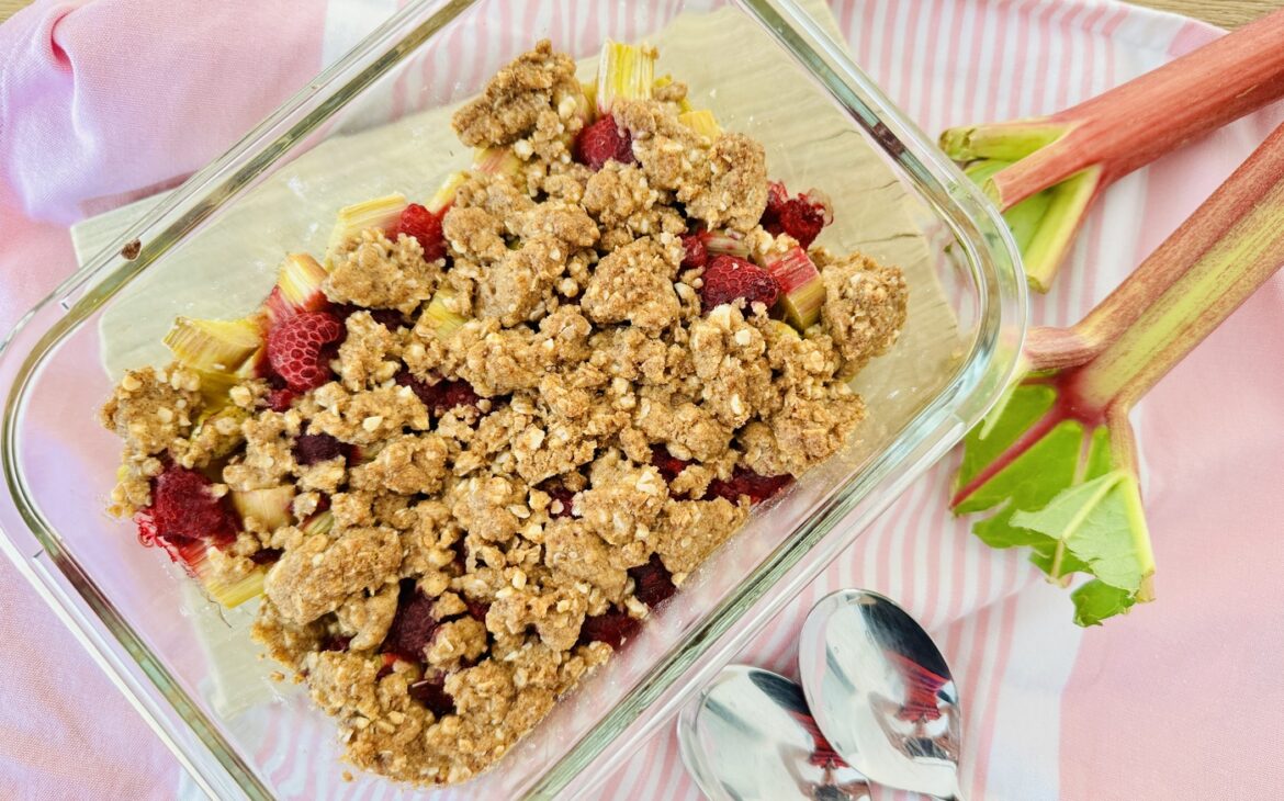 Rhabarber Crumble 2 1170x730 - Rhabarber-Crumble