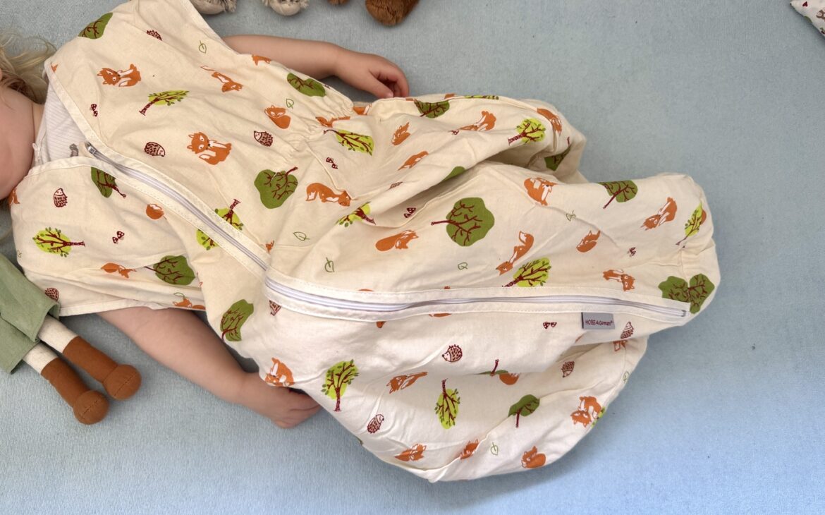 Schlafsack oder Decke für Kinder? Warum ein Schlafsack die bessere Wahl ist Kinderschlafsack Hobea 5 1170x730 - Schlafsack oder Decke für Kinder? Warum ein Schlafsack die bessere Wahl ist