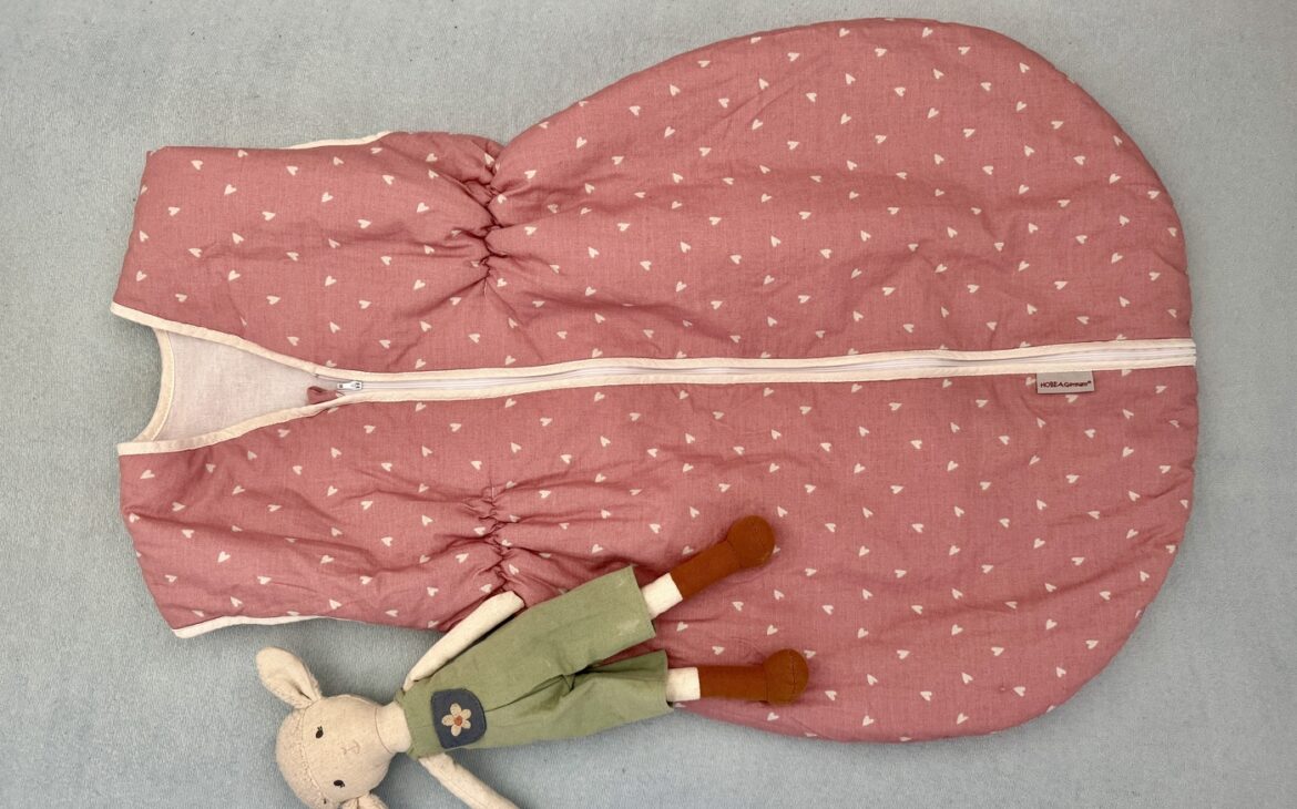 Schlafsack oder Decke für Kinder? Warum ein Schlafsack die bessere Wahl ist Kinderschlafsack Hobea 8 1170x730 - Schlafsack oder Decke für Kinder? Warum ein Schlafsack die bessere Wahl ist