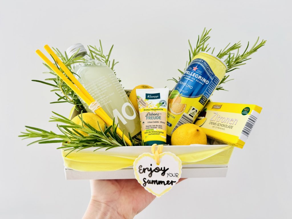Sommergeschenk unter 10 Euro: DIY-Zitronengeschenk für heiße Tage