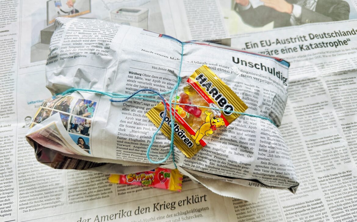 Suessigkeiten auspacken Kinderspiel 4 1170x730 - Süßigkeiten auspacken - Spiel Kindergeburtstag und Kinderfasching