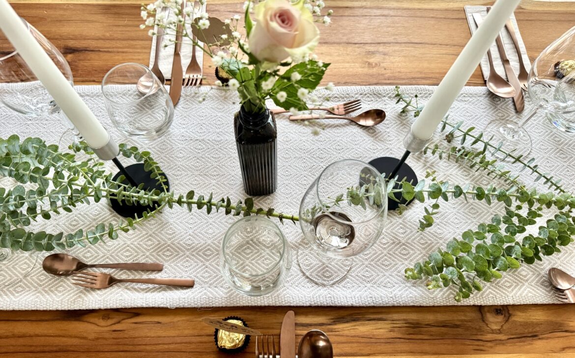 Tischdeko mit Eukalyptus: Stilvoll und kostengünstig Tischdeko mit Eukalyptus 7 1170x730 - Tischdeko mit Eukalyptus: Stilvoll und kostengünstig
