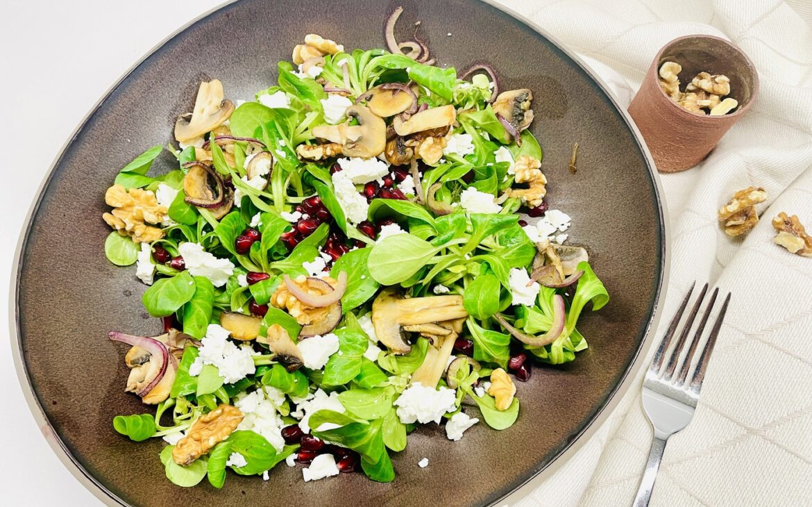 Wintersalat mit Granatapfelkernen 1 1170x730 - Wintersalat mit Granatapfelkernen