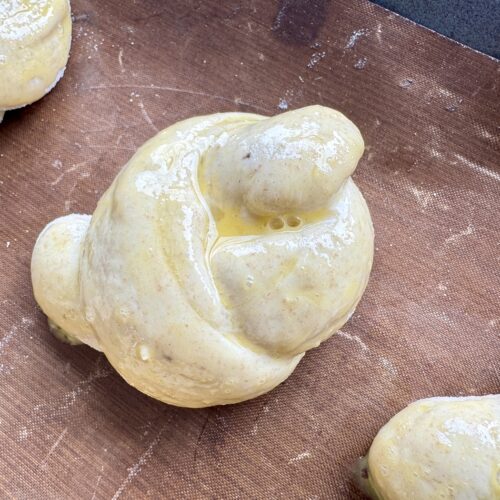 Zuckerfreie Bananenknoten aus Hefeteig 6 500x500 - Zuckerfreie Bananenknoten aus Hefeteig